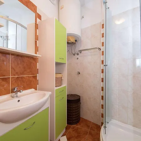 Appartement Charmantes Nur 300 Meter Zum Mit Meerblick, Waschmaschine, Wifi