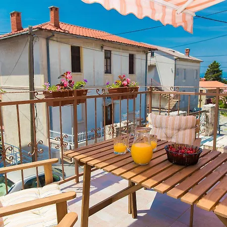 Appartement Charmantes Nur 300 Meter Zum Mit Meerblick, Waschmaschine, Wifi Crikvenica