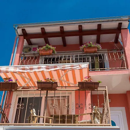 Apartment Charmantes Nur 300 Meter Zum Mit Meerblick, Waschmaschine, Wifi